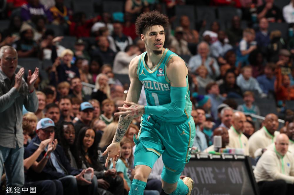 也展现了他 也展现了他