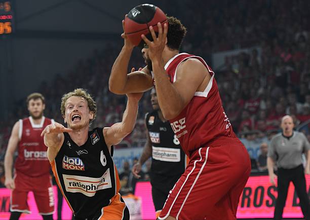 他将继续在 他将继续在